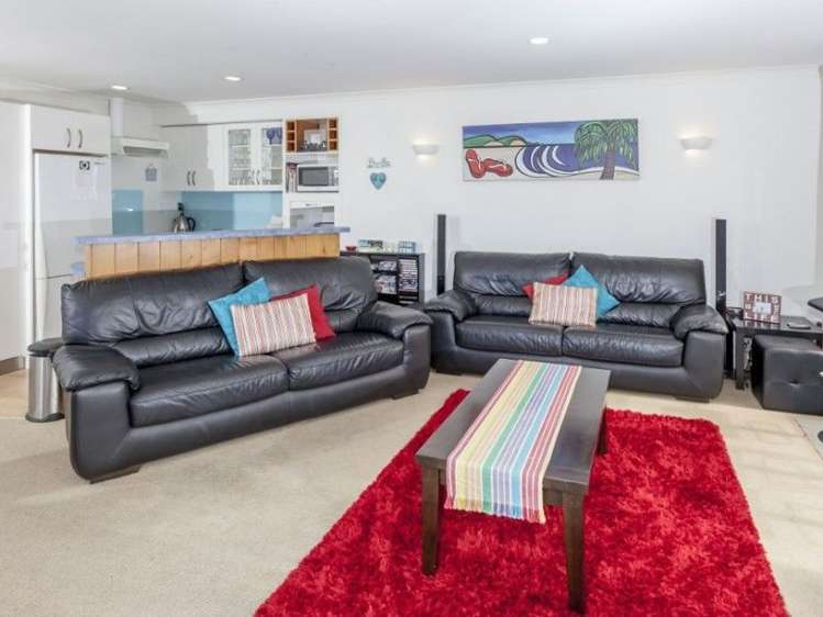 307a Ocean Road Whangamata_11