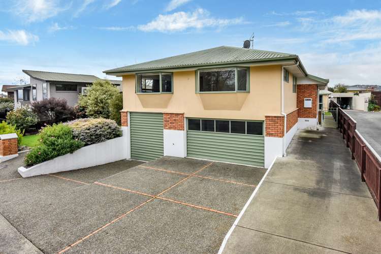 18 Aldinga Avenue Stoke_1