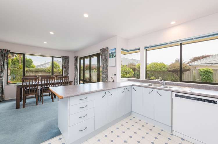 83 Templemore Drive Richmond_8