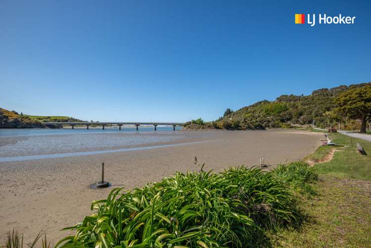 37 Riverside Road Taieri Mouth_16