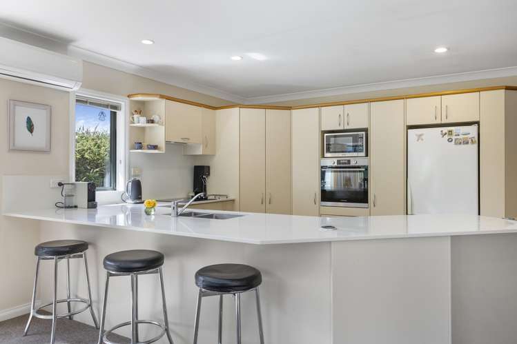 8 Belvedere Grove Rangatira Park_10