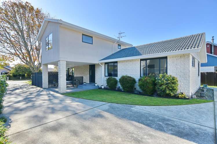 63 Trafford Street Harewood_28