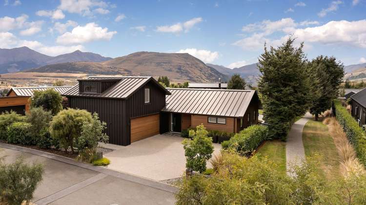 13 Hovingham Court Jacks Point_30