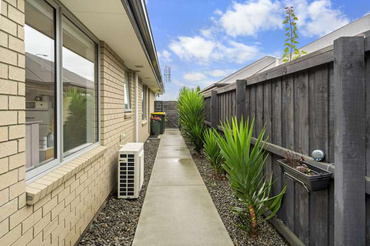 37 Moreton Green Rolleston_24
