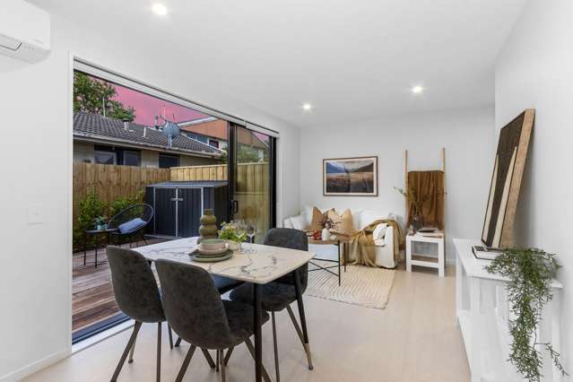 2/49 Laurence Street Waltham_4