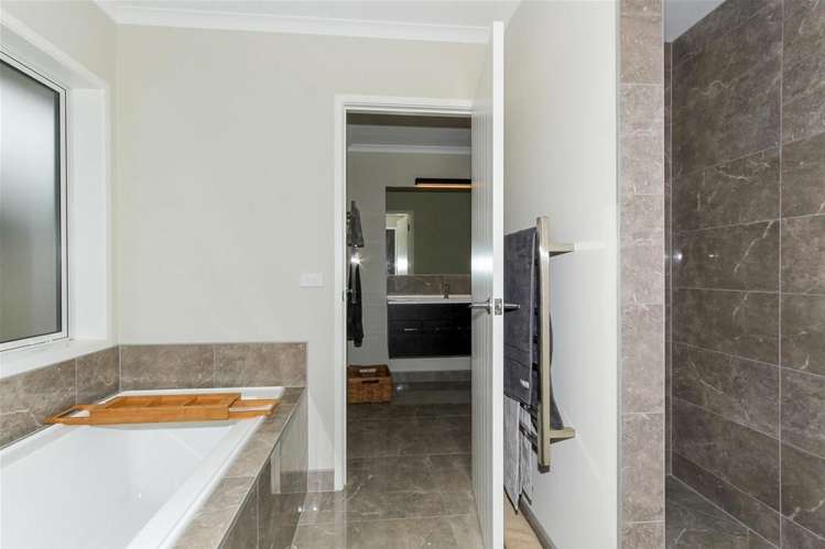 3 Cooke Farm Grove Waiwhakaiho_21