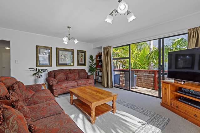8 Thalia Place Totara Vale_4