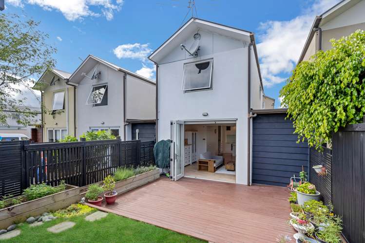 22 Kirikiri Lane East Tamaki_13