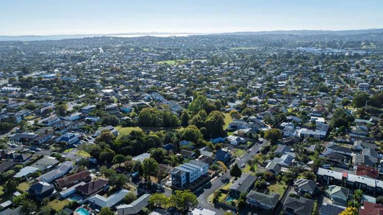 2D Grove Lane Pakuranga Heights_10