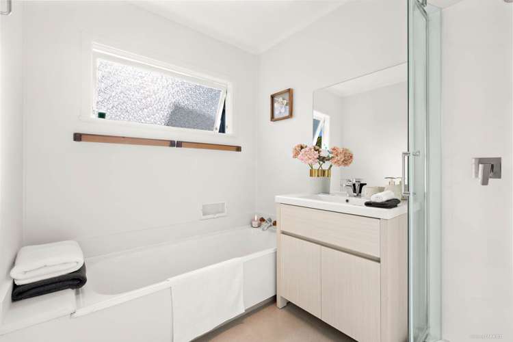 8 Hubert Henderson Place Remuera_9