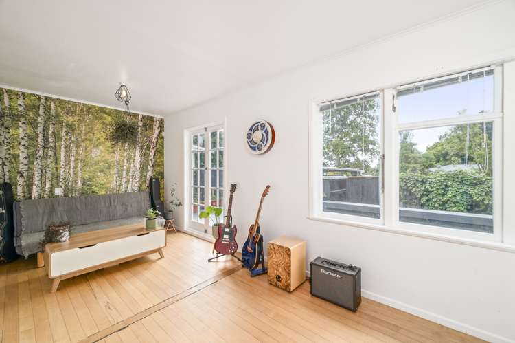 18b Basley Road Owhata_7