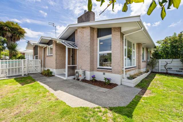 Smart Start, Superb Location, Burnside High Zoned