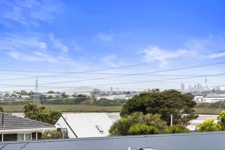 1/11 Talavera Place Te Atatu South_8