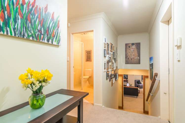 19 Springwater Vale Unsworth Heights_22