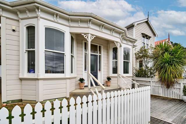 CHARMING 1900 3-BEDROOM HOME IN LOVELY BERHAMPORE