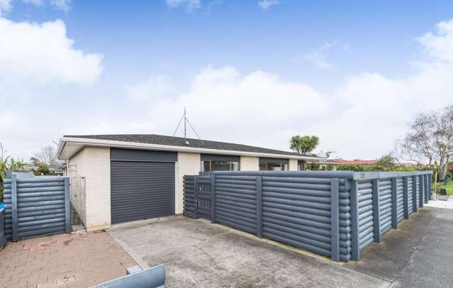 Brick & Aluminum - Milson Convenience