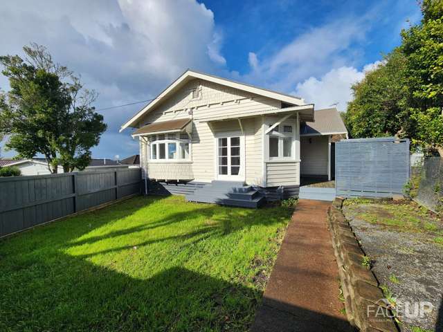 1/194 Waimumu Road Massey_1