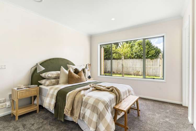 319d Royal Road Massey_12