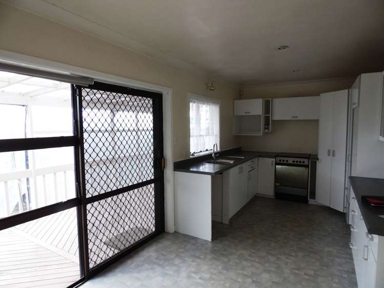 49 West Coast Road Glen Eden_2