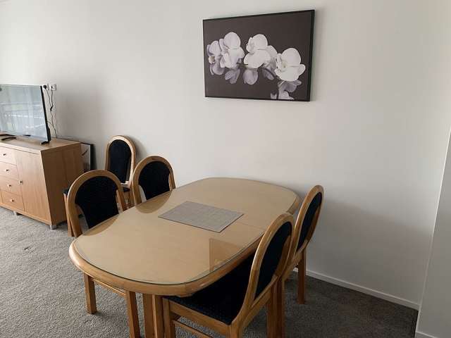 Light & bright fully furnished 2 bedroom with gym