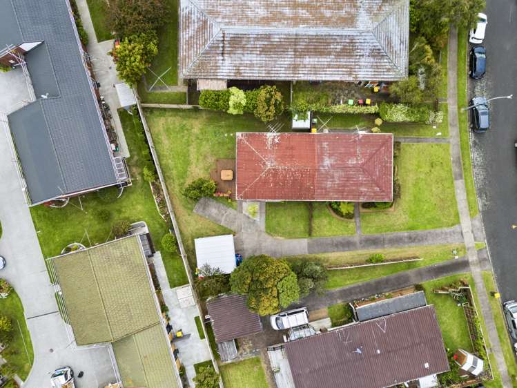 2/7 Hedge Row Sunnyhills_18