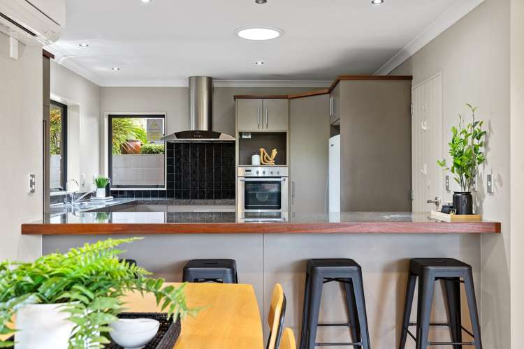 90a Houchens Road Glenview_6