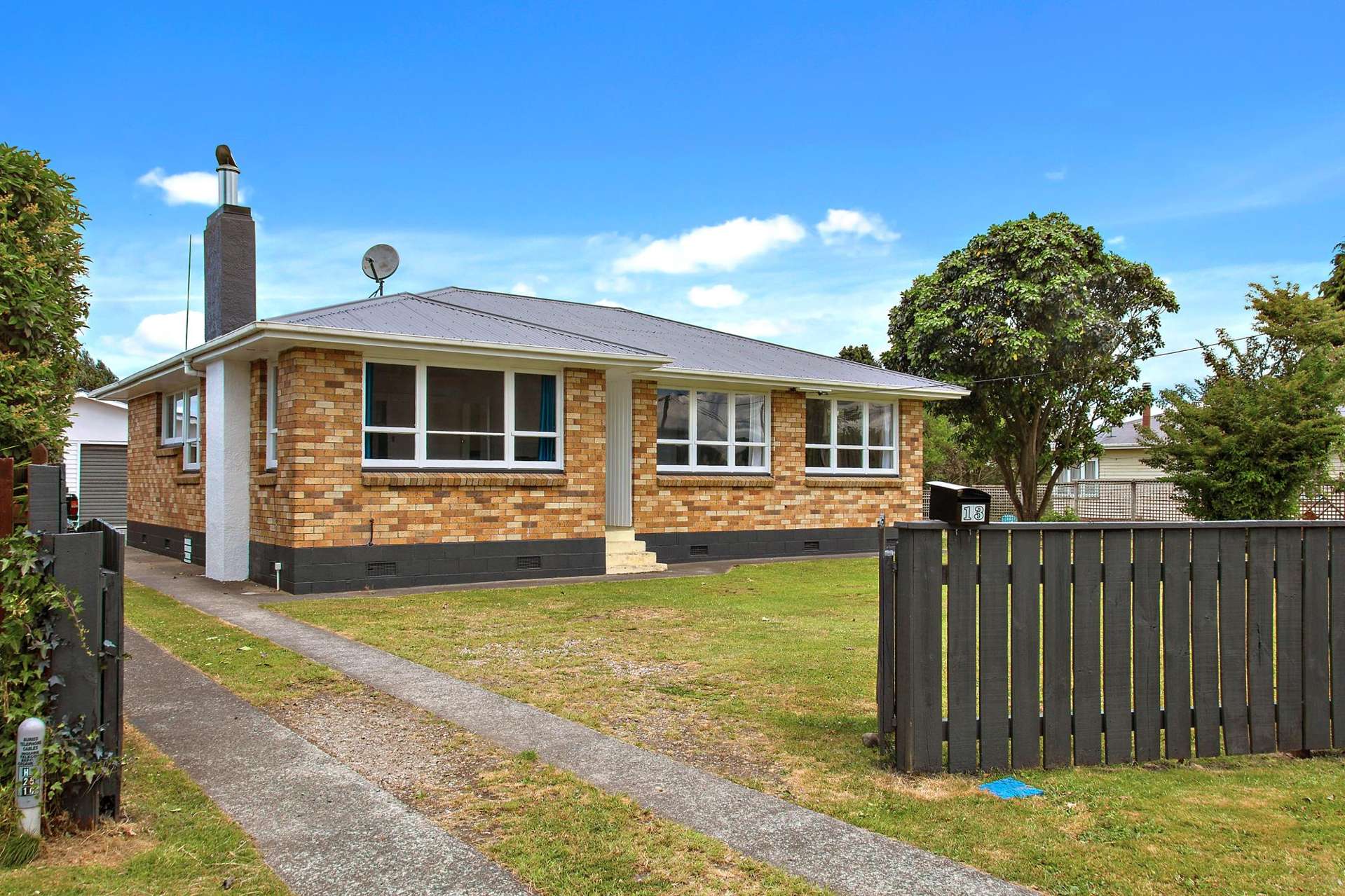 13 Mahanga Road Fairy Springs_0