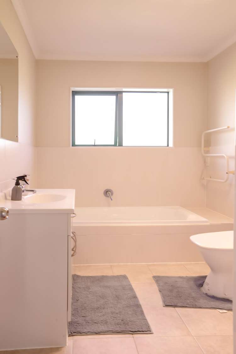 53 Castlefinn Drive Manurewa_5