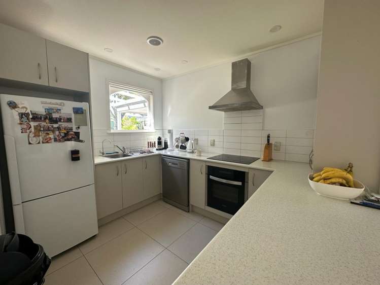 28 Matuhi Rise Henderson_5