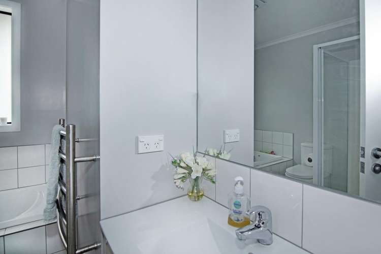 17 Hammill Grove Stoke_19