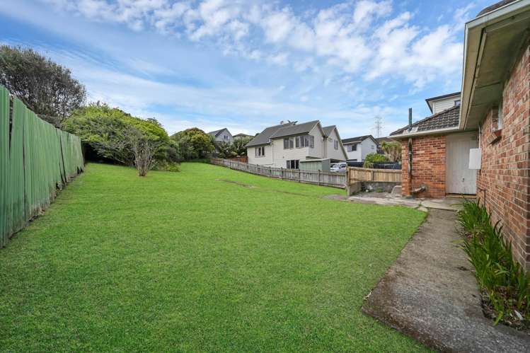 66 Staveley Avenue Hillsborough_17