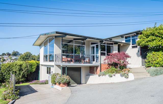 Sunny haven with views and furnishings