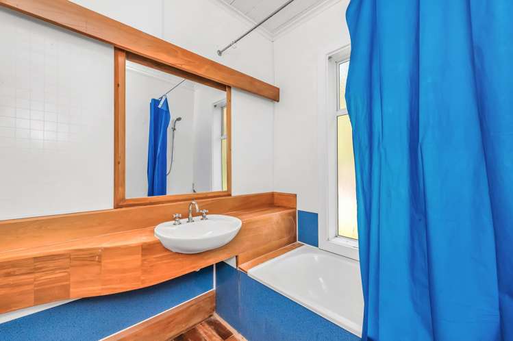 6 Saint John Street Southbridge_17