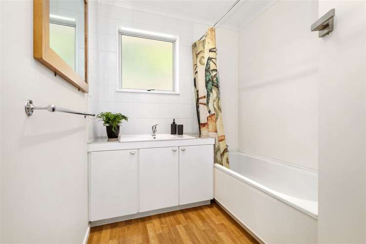 14 Voltaire Street Karori_10