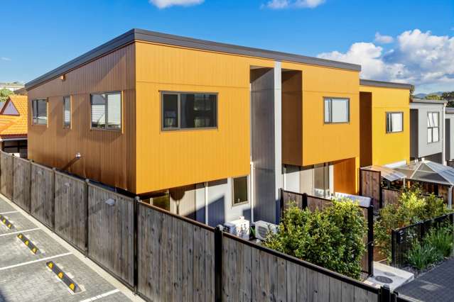 Modern End Townhouse–More Light, Privacy and Value