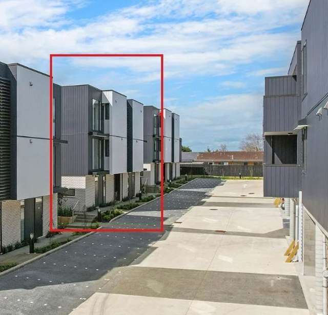 4/14 Treasure Lane Te Atatu South_1