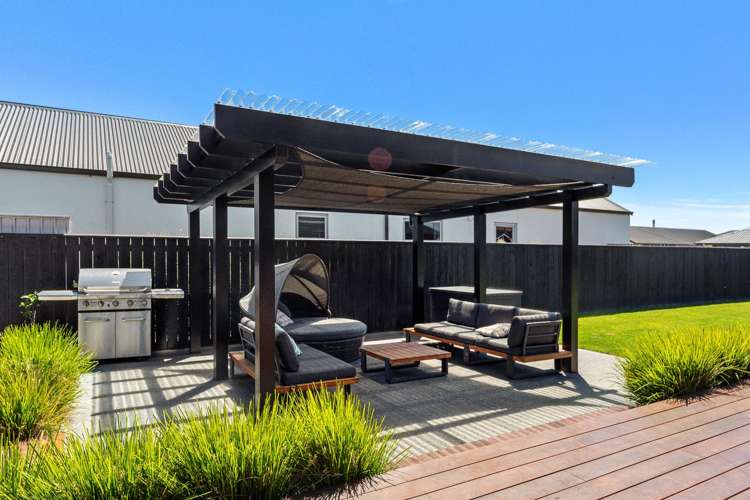 34 Spitfire Drive Burleigh_21