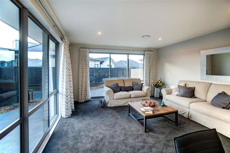 43 Vernon Drive Lincoln_5