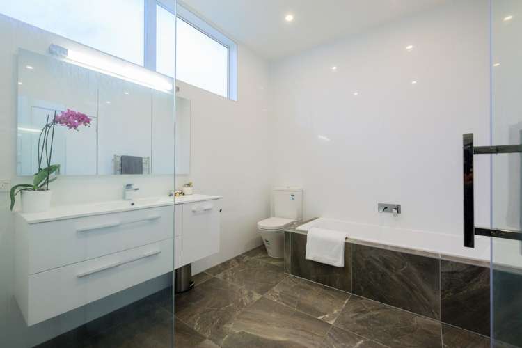 1/19 Lake Road Northcote_8