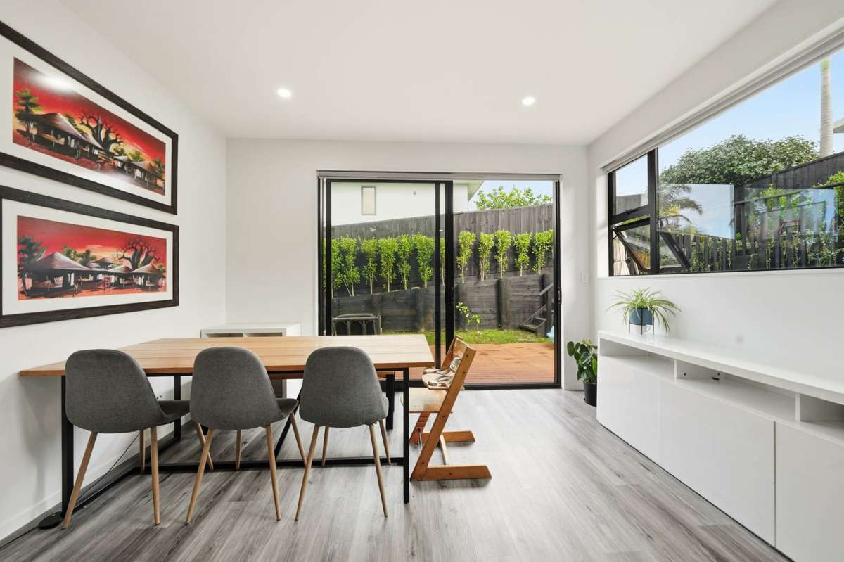 9/90 Picasso Drive_4