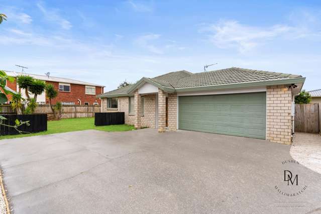 Freehold, Fully Renovated, Brick n Tile Beauty!!