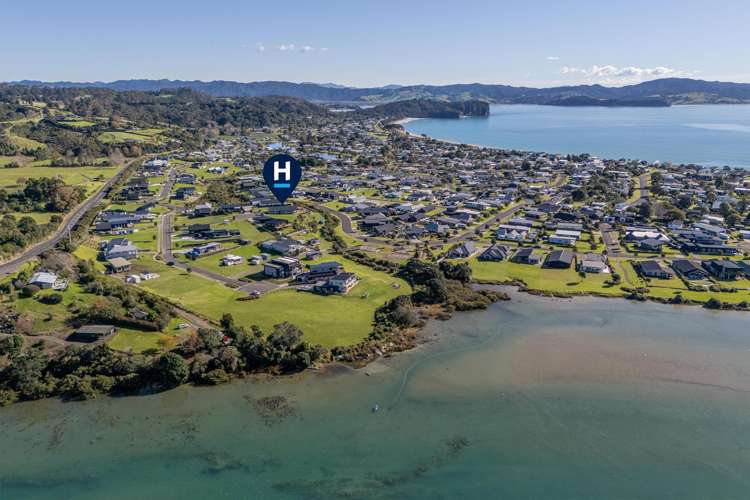 7 Joyce Harsant Place Cooks Beach_10