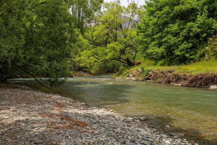 17 Whitechapel Road Arrow Junction_9