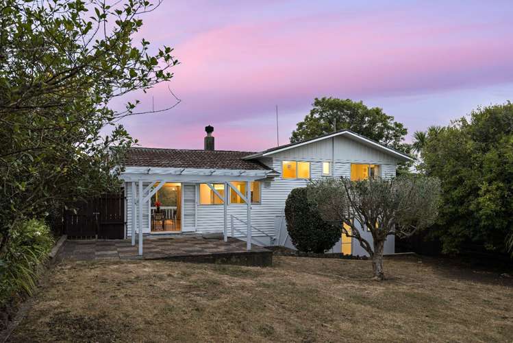 15 Zita Maria Drive Massey_11