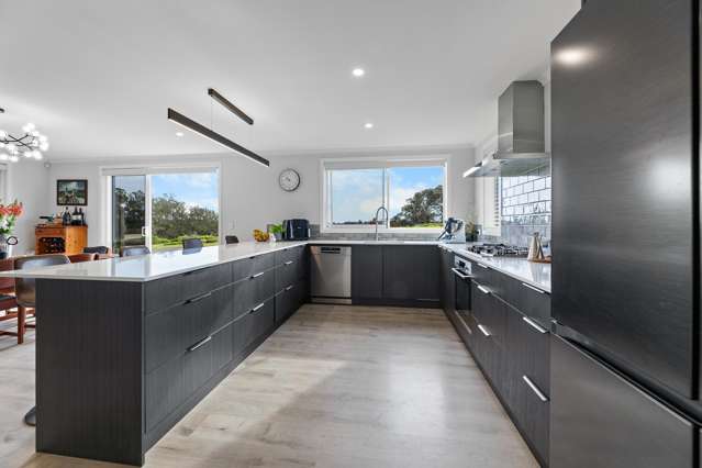 32 OMAHURU ROAD  "Kahawai Point" Glenbrook_4