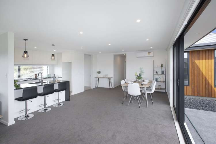 22 Kingsbridge Drive Burwood_2