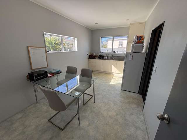 208 Main Highway Otaki_4