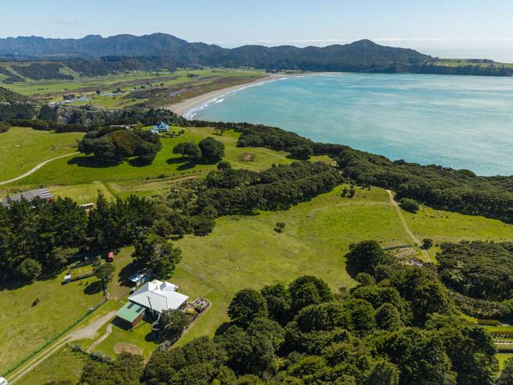 5114 Te Araroa Road Hicks Bay_8