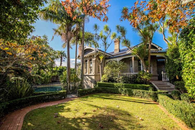 8 Claude Road Epsom_22