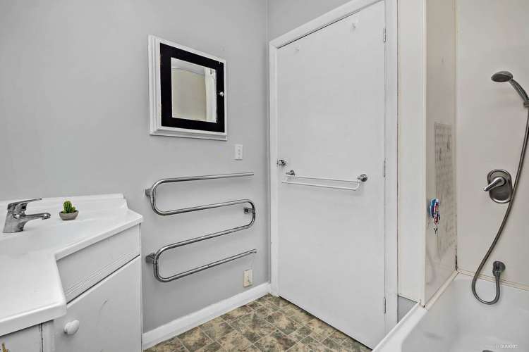 2/13 Crystal Avenue Glendene_18